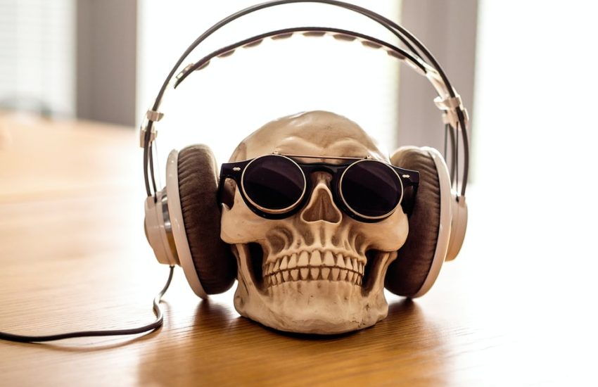 Long Time Listener - skull